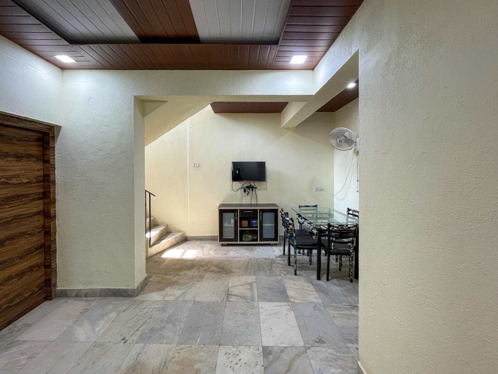 Zars Villa, Lonavala Exteriör bild